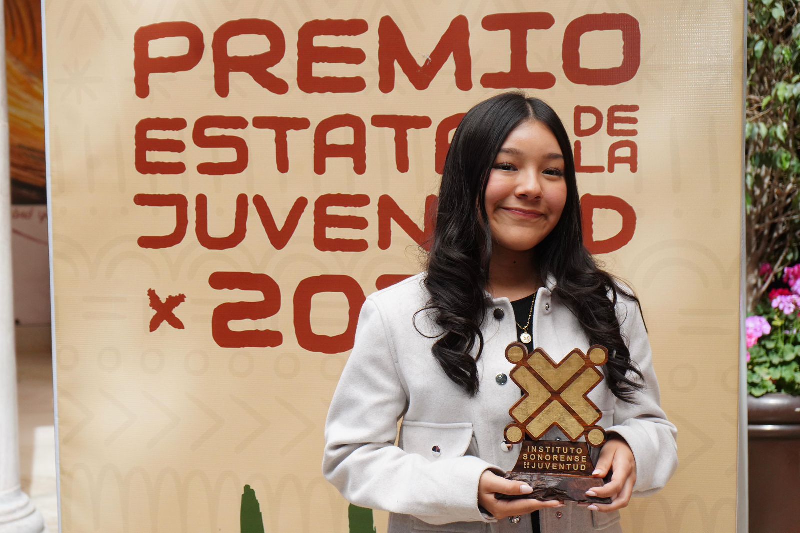 Ganadores del Premio Estatal de la Juventud agradecen a Gobernador ...