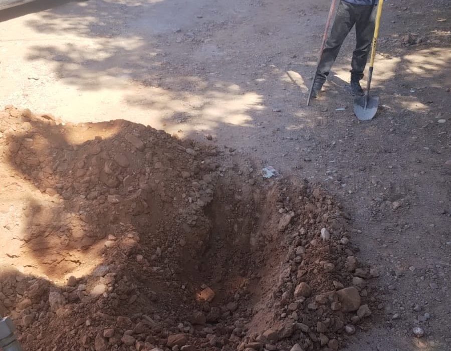 Trabajadores de CEA Cananea hacen su trabajo diario.